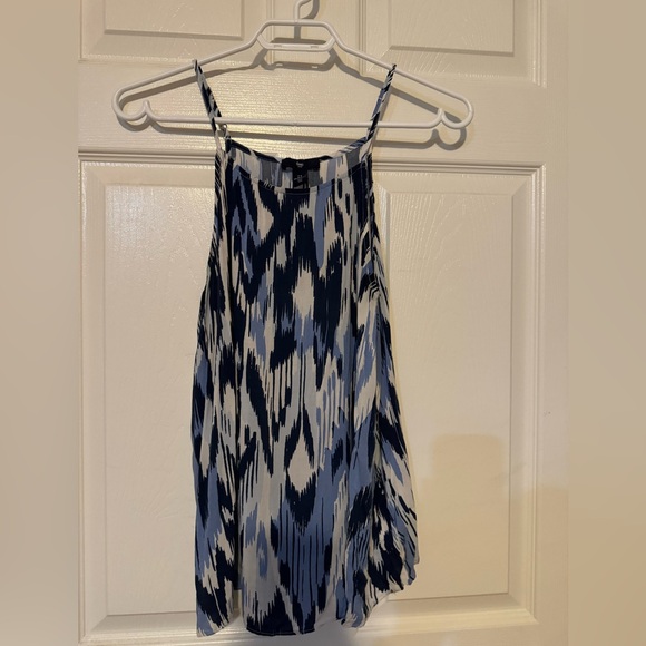 Patterned tank top, women’s size small - Picture 2 of 2